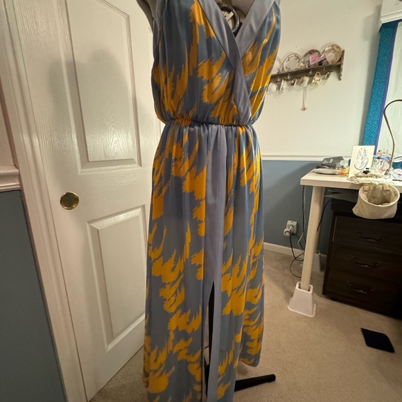 HOUSE OF HARLOW 1960 x REVOLVE (Marerna Dress in Blue Feather) - Picture 5 of 10